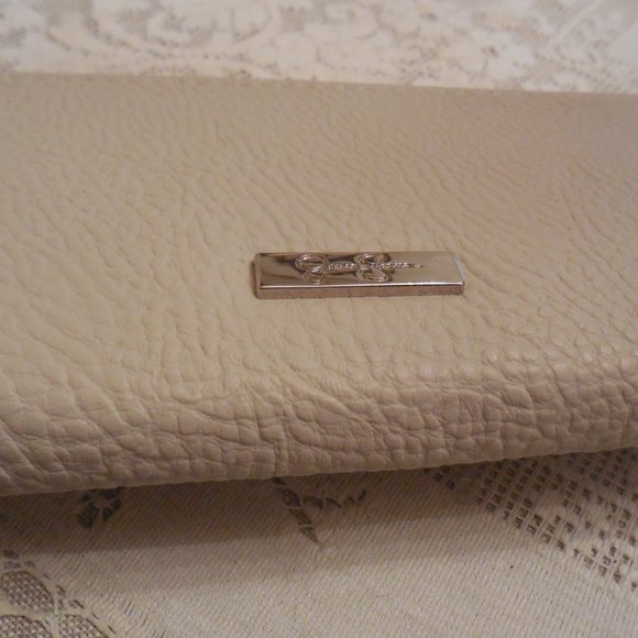 Jessica Simpson Bow Wallet - Picture 2 of 3